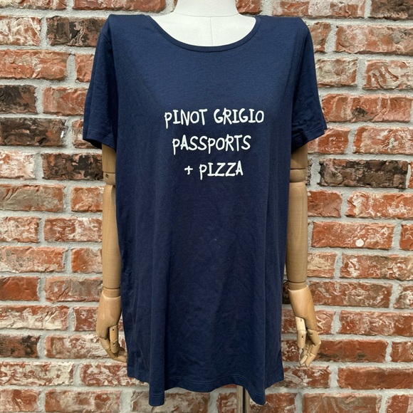 HUE Tops - Pinot Grigio Passports & Pizza HUE navy blue T shirt / L / Excellent condition